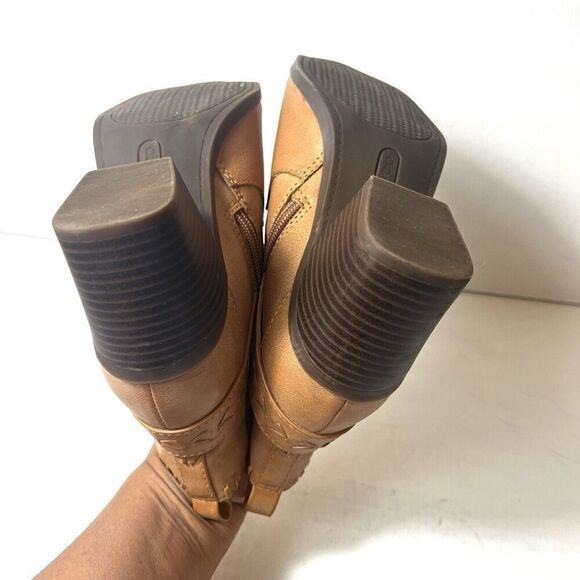 Frye and Co Womens 6M Western Bootie Ankle Boots Cognac Faux Leather Chunky Heel - Picture 6 of 9